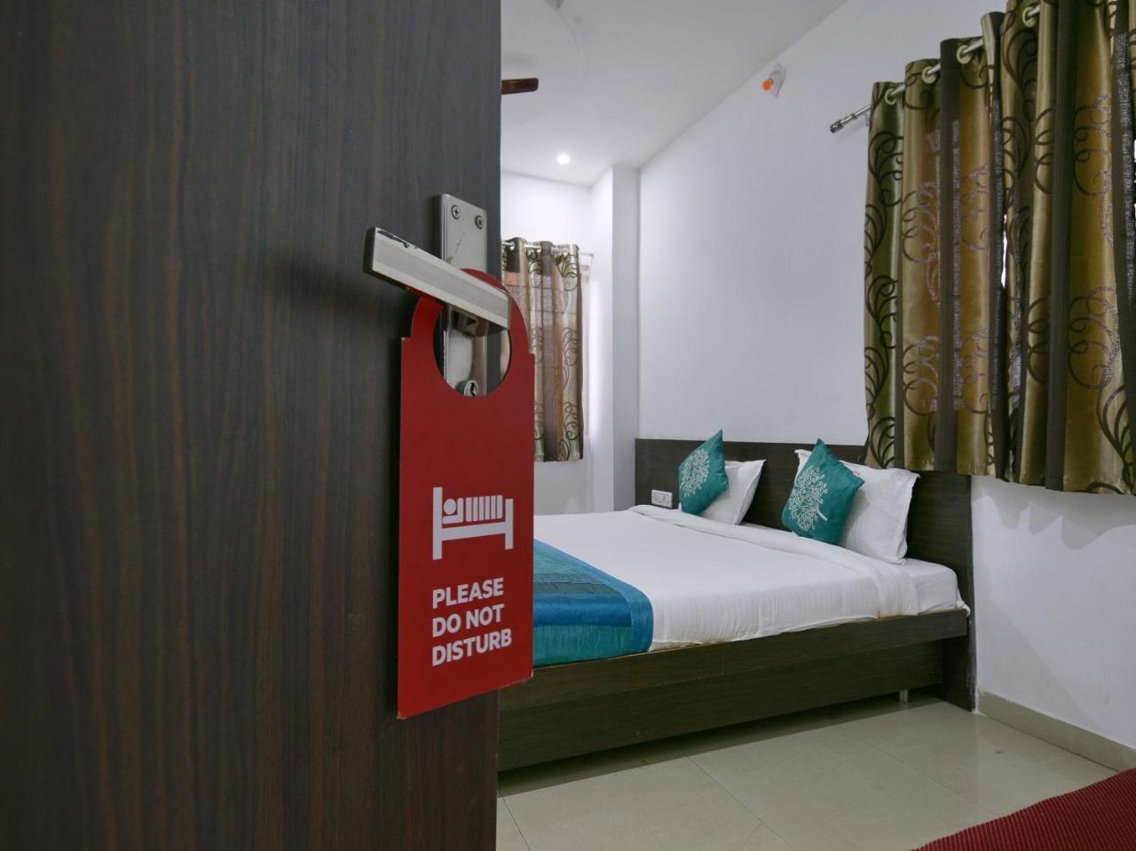 Oyo 9969 Hotel Kshipra Dham Удджайн Экстерьер фото