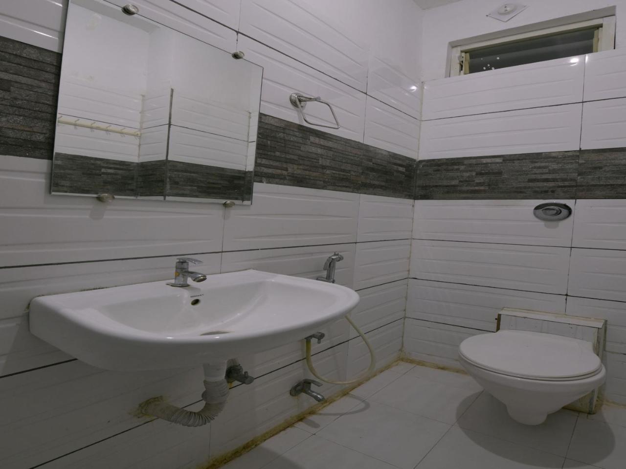 Oyo 9969 Hotel Kshipra Dham Удджайн Экстерьер фото