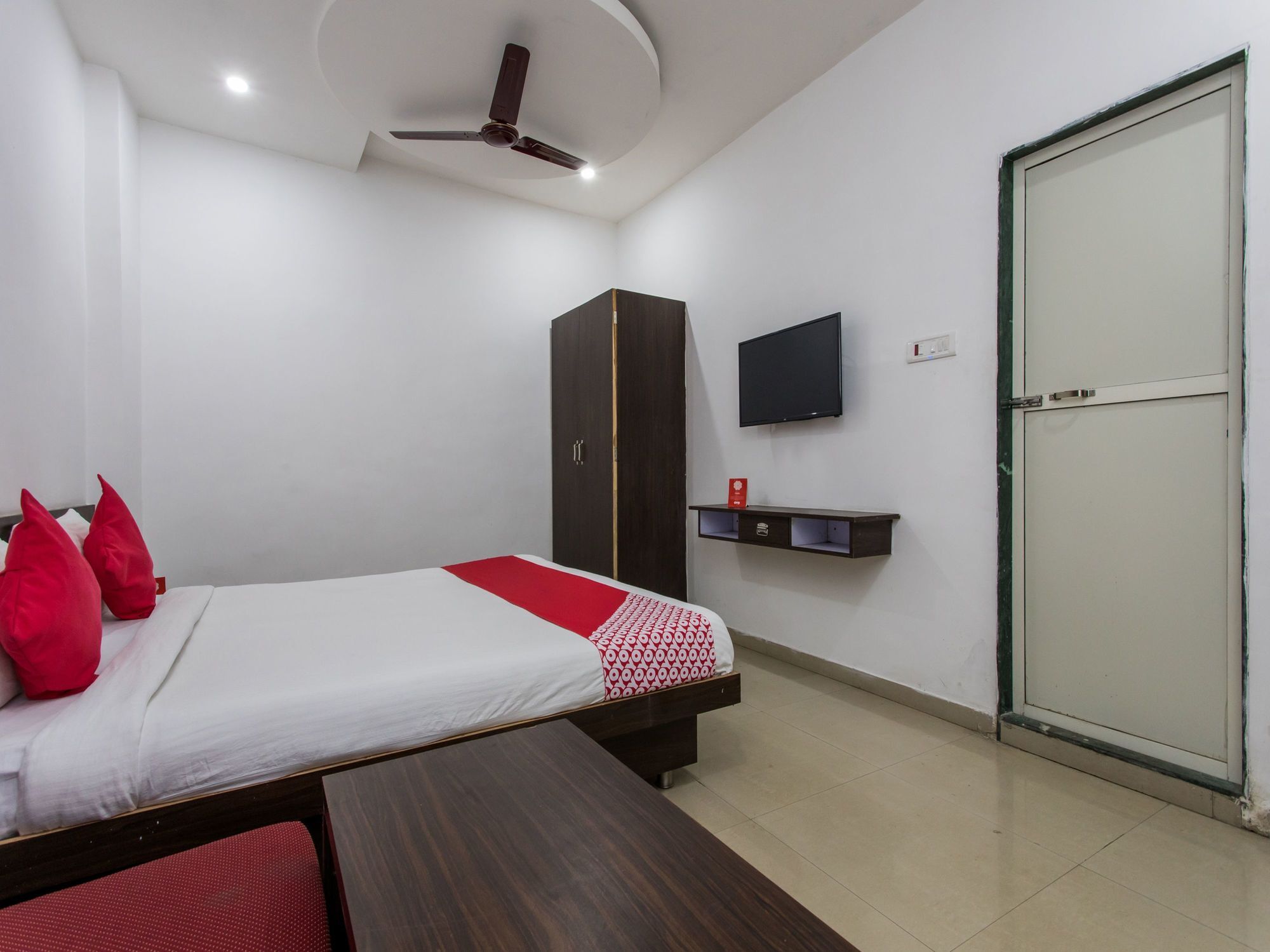 Oyo 9969 Hotel Kshipra Dham Удджайн Экстерьер фото