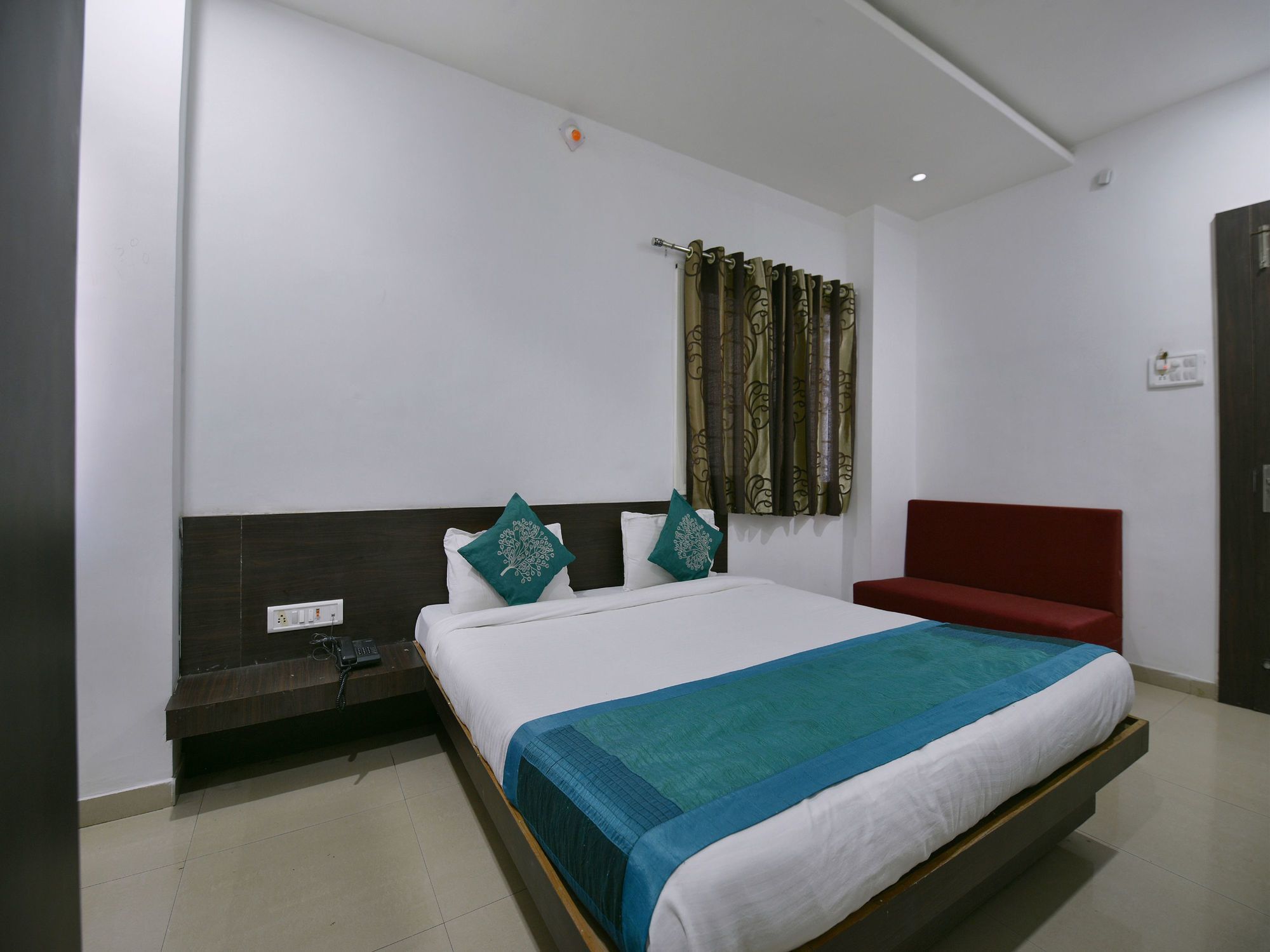 Oyo 9969 Hotel Kshipra Dham Удджайн Экстерьер фото