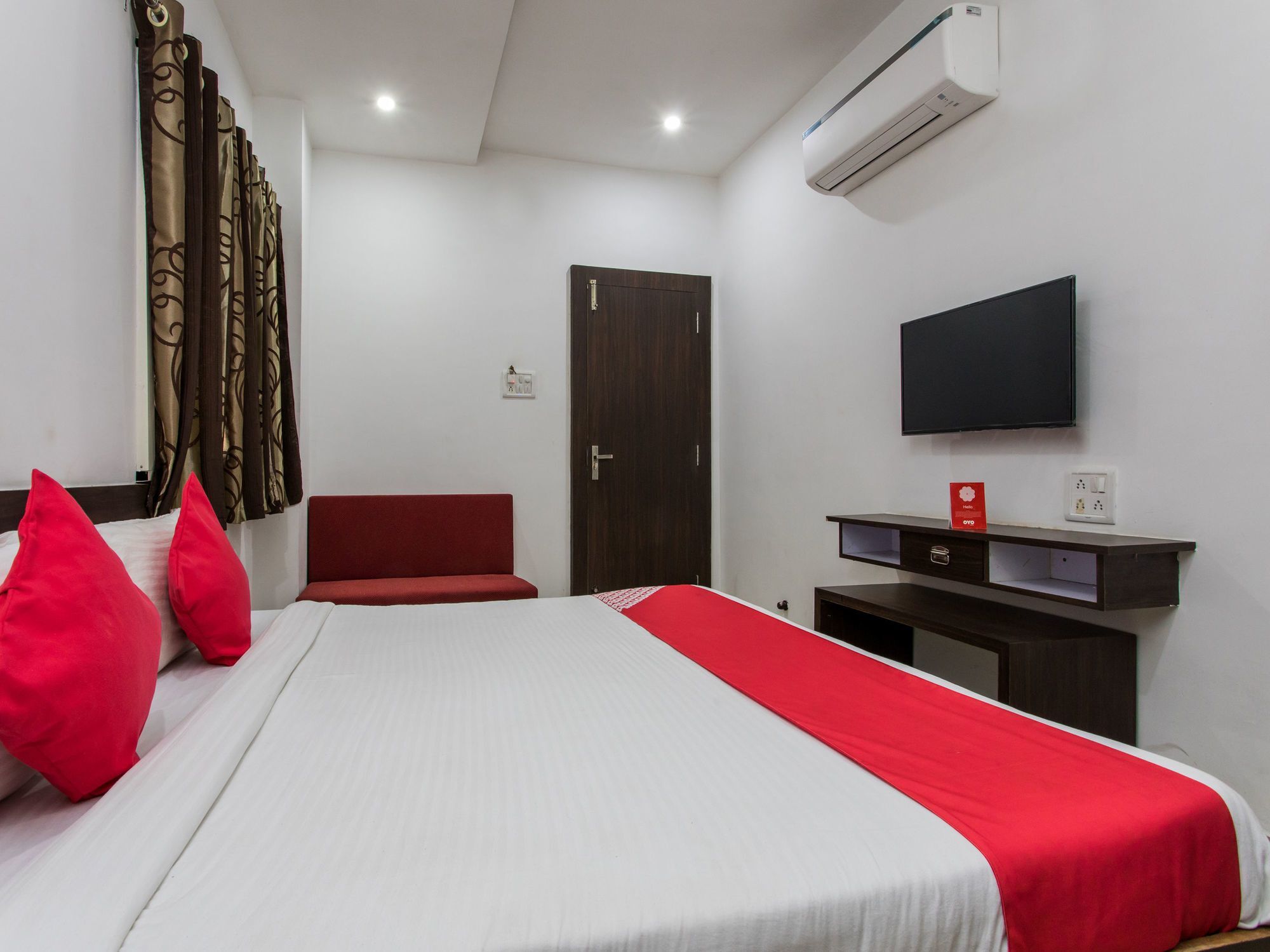 Oyo 9969 Hotel Kshipra Dham Удджайн Экстерьер фото